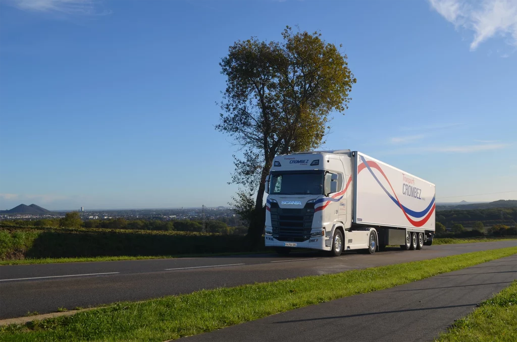 Photo camion Transports Crombez roulant sur une route dans le bassin minier lensois